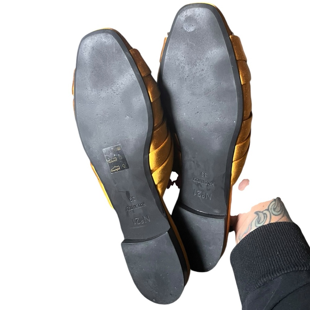 No 21 gold and silver slippers - Picture 6 of 12